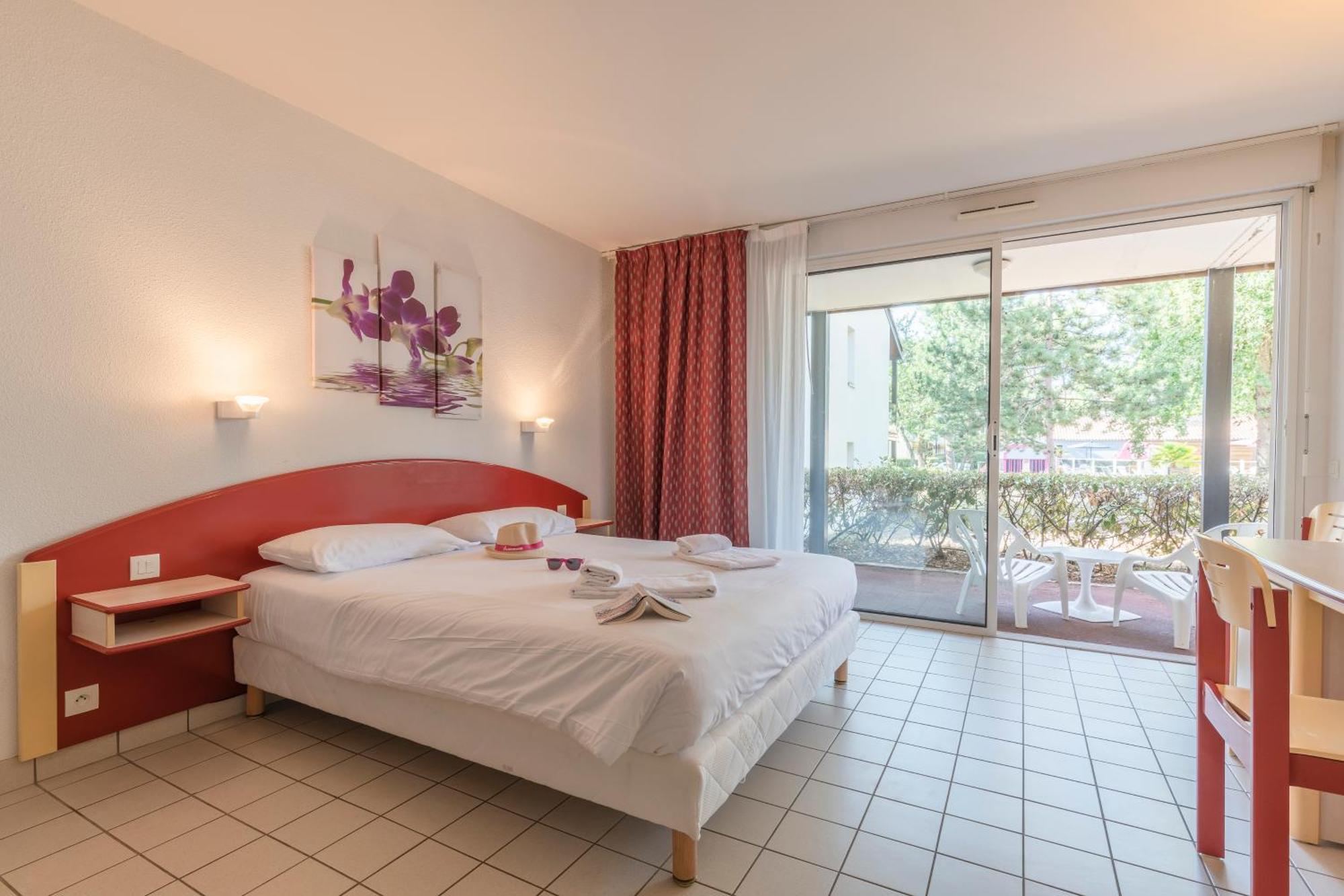 Azureva Ronce Les Bains Hotel Kültér fotó