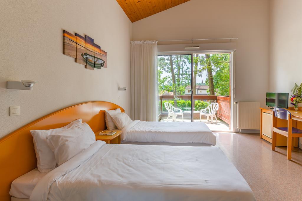Azureva Ronce Les Bains Hotel Kültér fotó